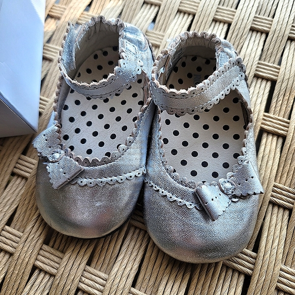 NWT Robeez Baby Girls Low Top Sneaker Size 12-18 Mos - Picture 2 of 11